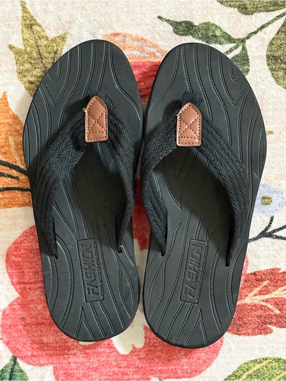Ecetana Men’s Black Beach Flip Flops with Brown Accent Size 41 New